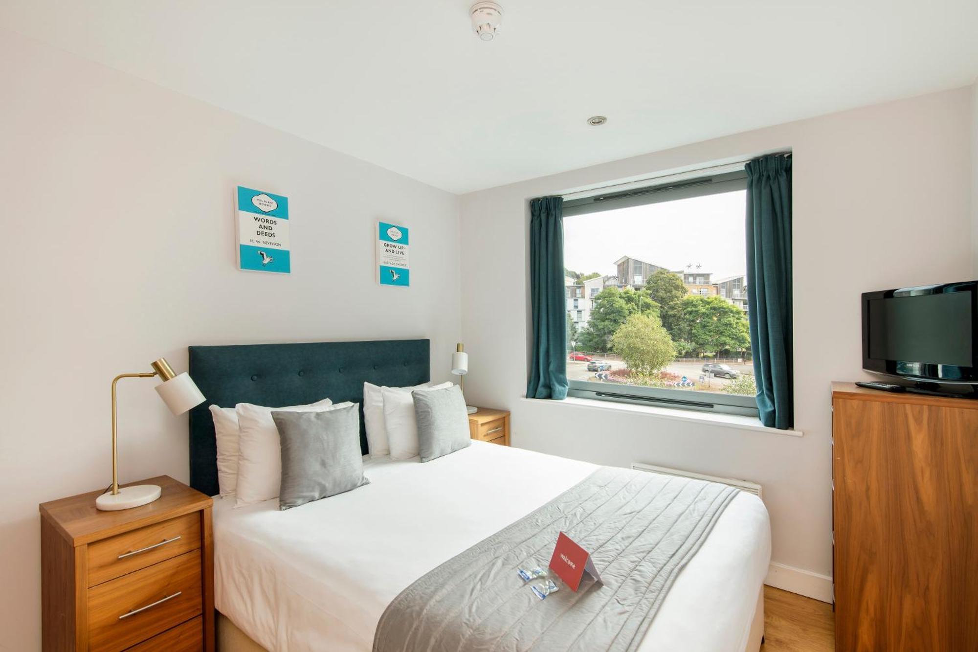 Hq Aparthotel Farnborough Φάρνμπορο Εξωτερικό φωτογραφία