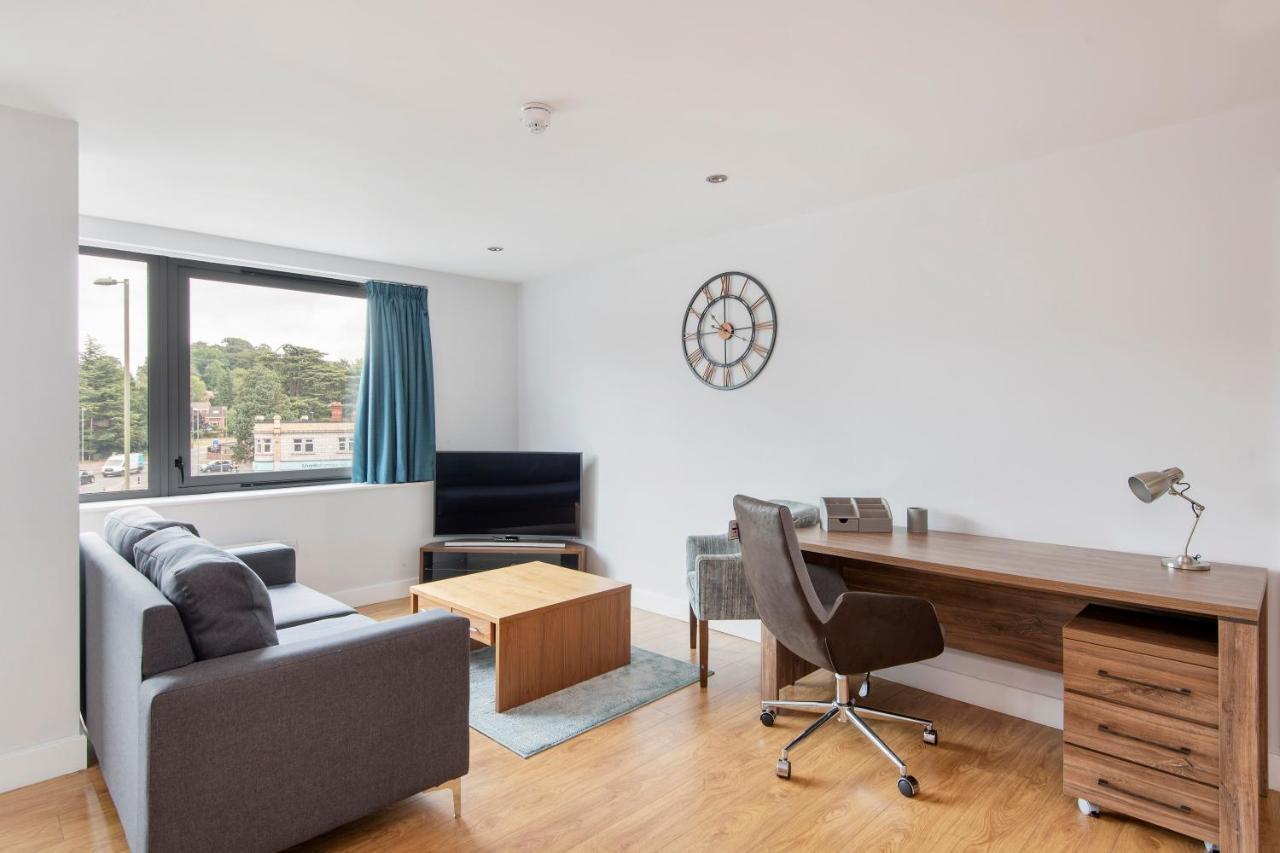 Hq Aparthotel Farnborough Φάρνμπορο Εξωτερικό φωτογραφία