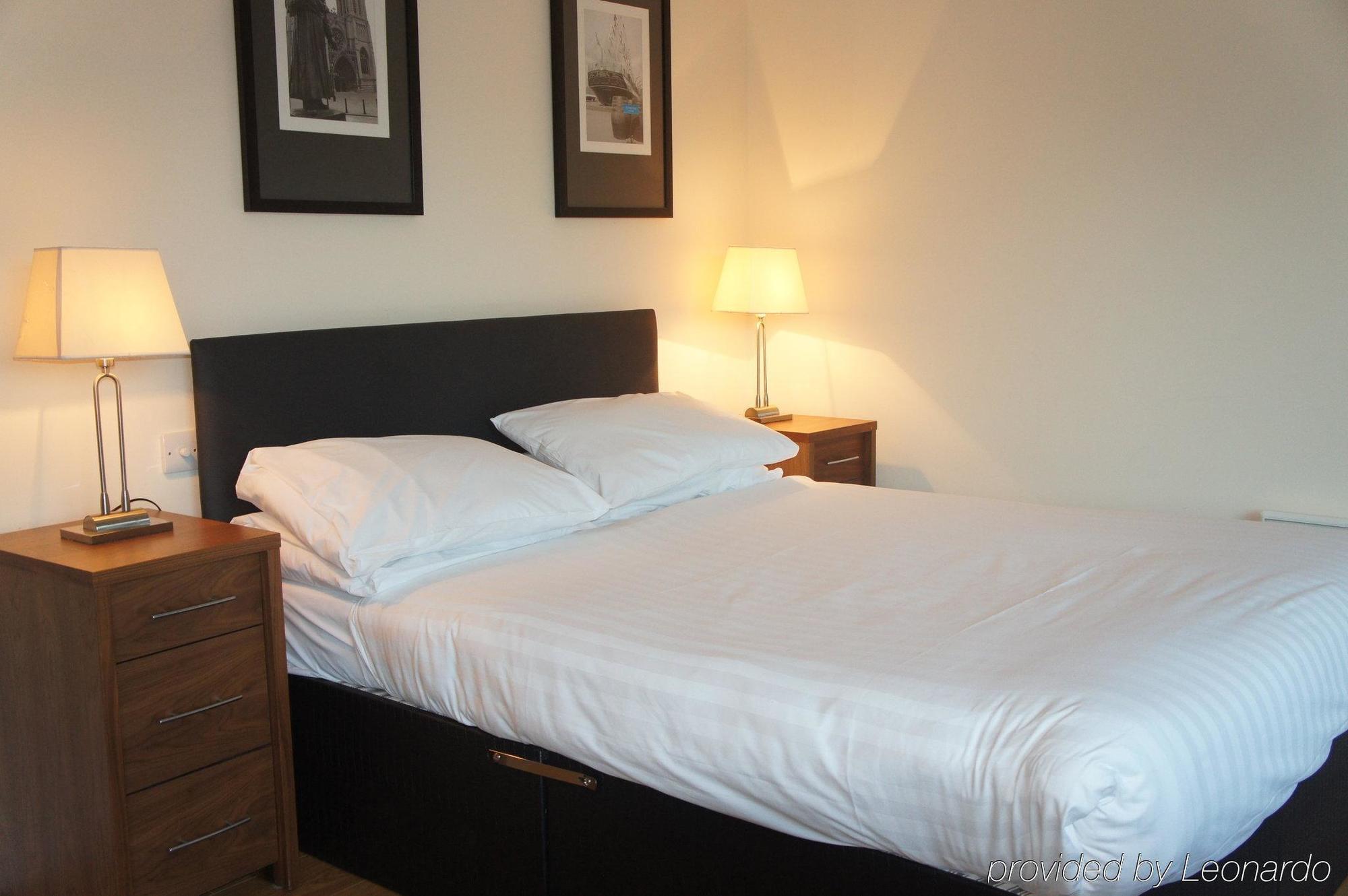 Hq Aparthotel Farnborough Φάρνμπορο Εξωτερικό φωτογραφία