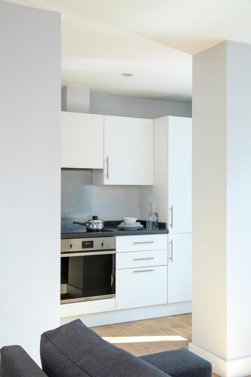 Hq Aparthotel Farnborough Φάρνμπορο Εξωτερικό φωτογραφία